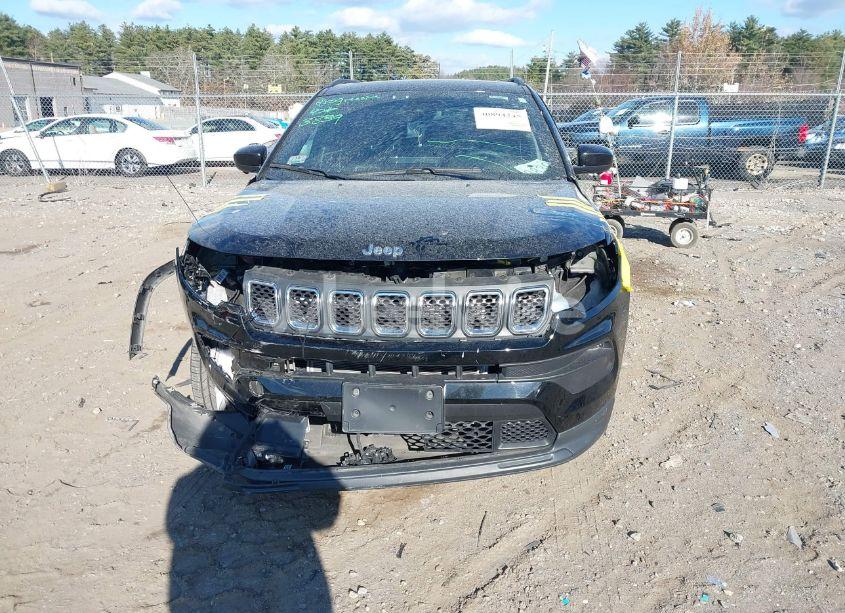 Photo 13 of 2023 Jeep Compass LATITUDE LUX FWD (VIN 3C4NJDFN7PT528452)