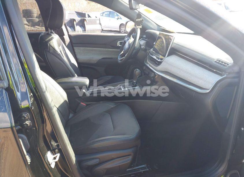 Photo 5 of 2023 Jeep Compass LATITUDE LUX FWD (VIN 3C4NJDFN7PT528452)