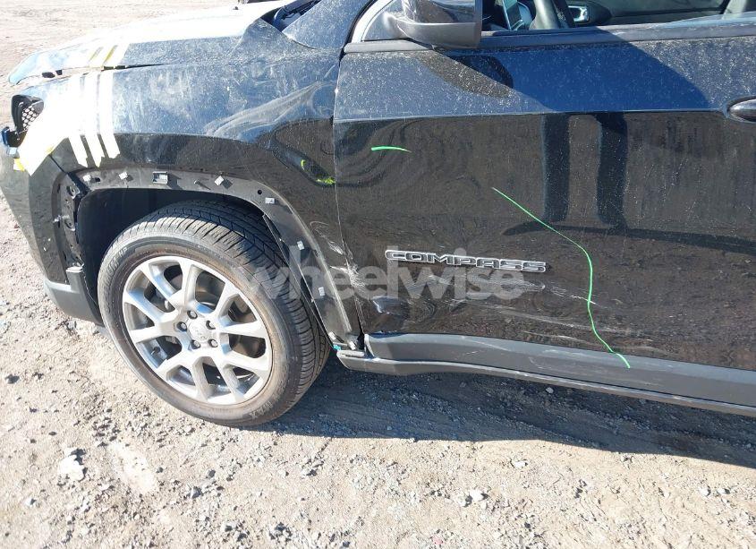 Photo 6 of 2023 Jeep Compass LATITUDE LUX FWD (VIN 3C4NJDFN7PT528452)