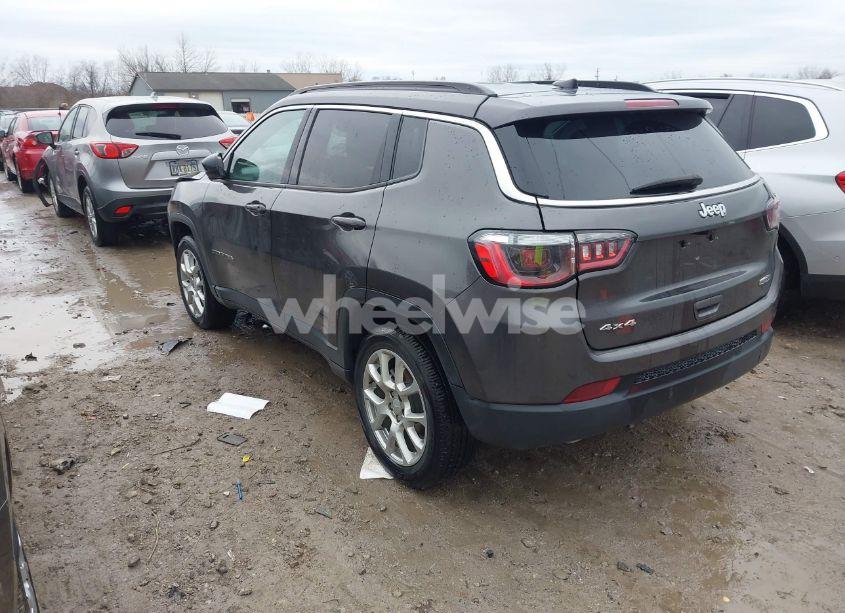 Photo 3 of 2023 Jeep Compass LATITUDE LUX FWD (VIN 3C4NJDFN7PT530749)