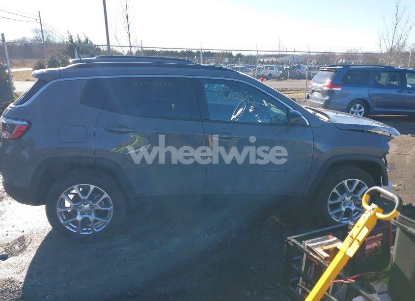 Photo 13 of 2024 Jeep Compass LATITUDE LUX FWD (VIN 3C4NJDFN7RT577170)
