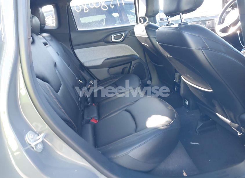 Photo 8 of 2024 Jeep Compass LATITUDE LUX FWD (VIN 3C4NJDFN7RT577170)