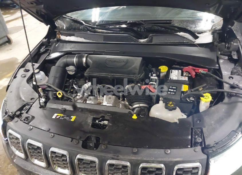 Photo 10 of 2024 Jeep Compass LATITUDE LUX FWD (VIN 3C4NJDFN9RT120859)