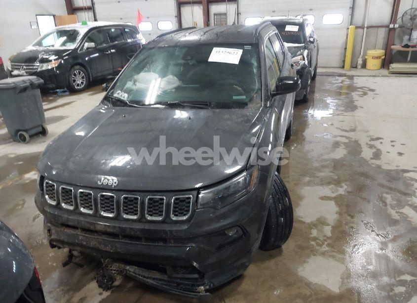 Photo 12 of 2024 Jeep Compass LATITUDE LUX FWD (VIN 3C4NJDFN9RT120859)