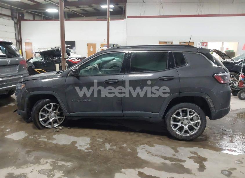 Photo 14 of 2024 Jeep Compass LATITUDE LUX FWD (VIN 3C4NJDFN9RT120859)