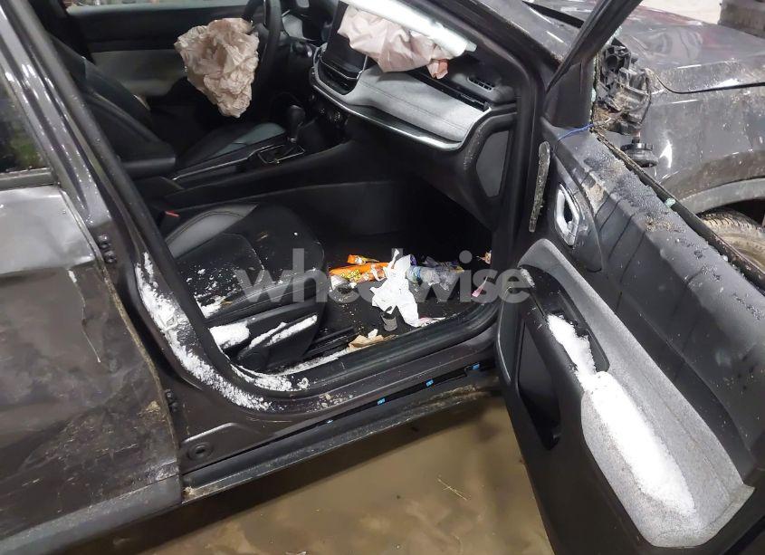 Photo 5 of 2024 Jeep Compass LATITUDE LUX FWD (VIN 3C4NJDFN9RT120859)