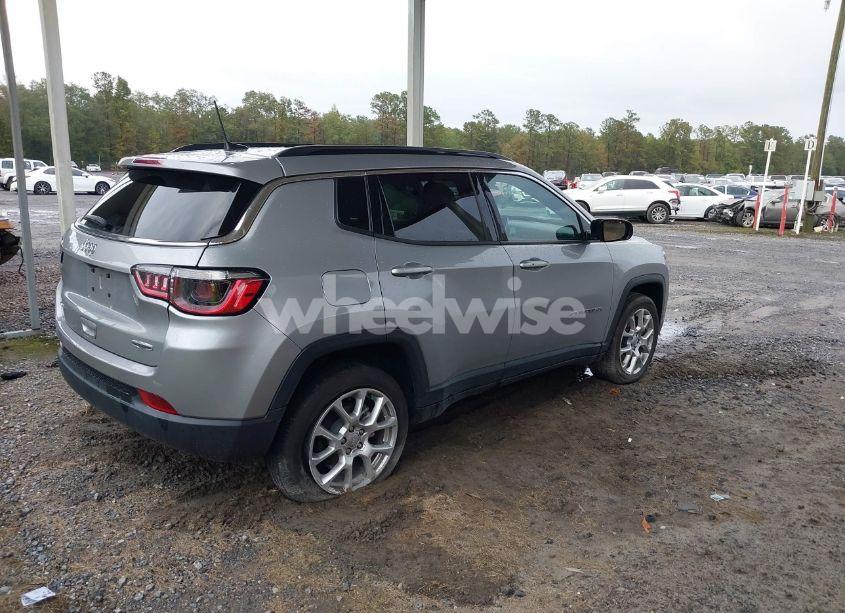Photo 4 of 2023 Jeep Compass LATITUDE LUX FWD (VIN 3C4NJDFNXPT503979)