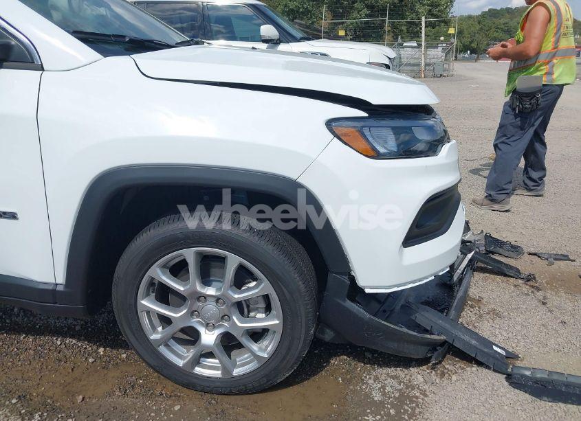 Photo 19 of 2024 Jeep Compass LATITUDE LUX FWD (VIN 3C4NJDFNXRT129599)