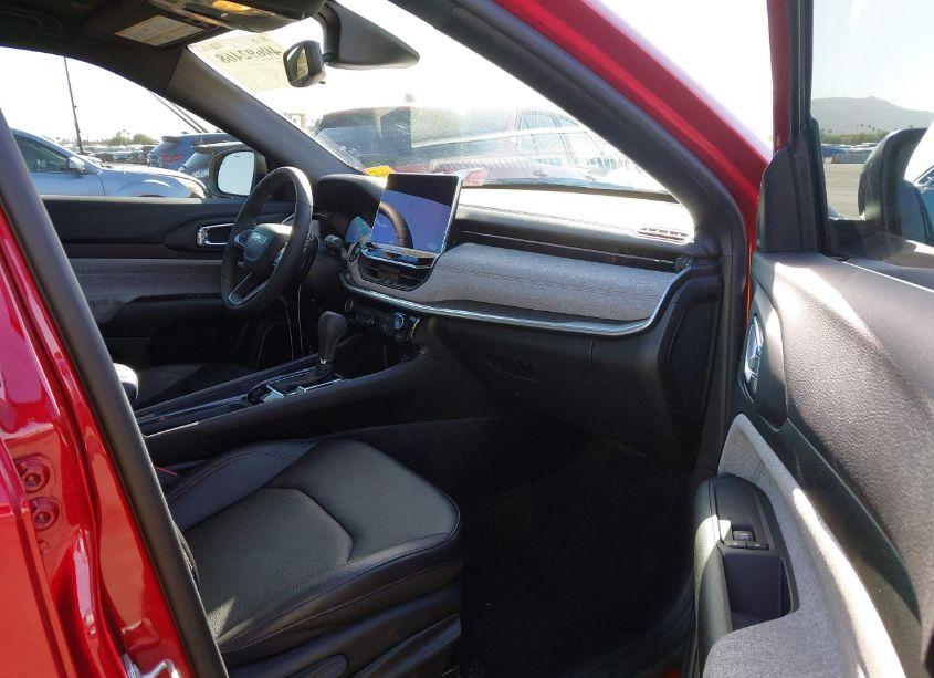 Photo 5 of 2024 Jeep Compass LATITUDE LUX FWD (VIN 3C4NJDFNXRT143020)