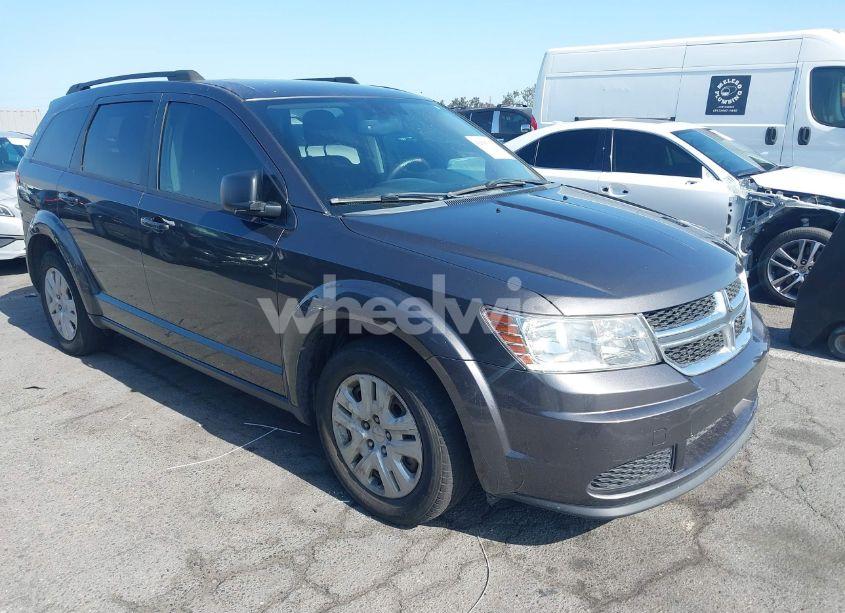 2016 Dodge Journey SE (VIN 3C4PDCAB0GT132760) main photo