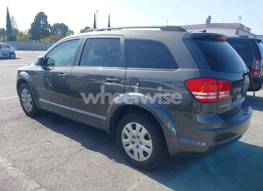 Photo 3 of 2016 Dodge Journey SE (VIN 3C4PDCAB0GT132760)