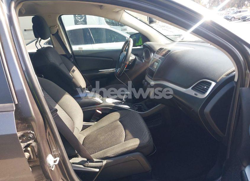 Photo 5 of 2016 Dodge Journey SE (VIN 3C4PDCAB0GT132760)