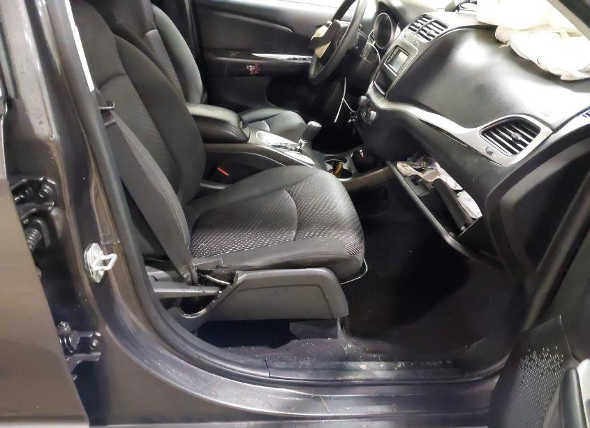 Photo 5 of 2016 Dodge Journey SE (VIN 3C4PDCAB0GT228226)