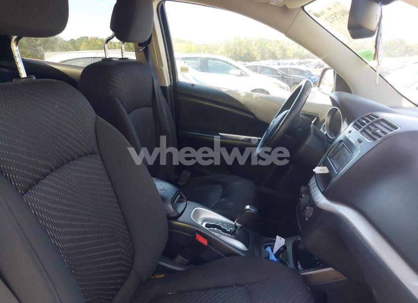 Photo 5 of 2016 Dodge Journey SE (VIN 3C4PDCAB0GT240456)