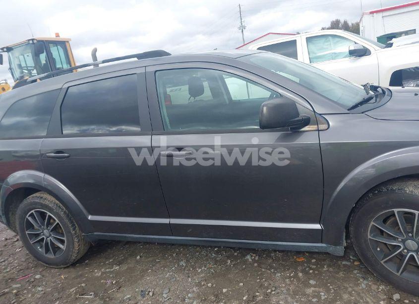 Photo 13 of 2017 Dodge Journey SE (VIN 3C4PDCAB0HT682980)