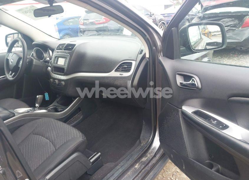 Photo 5 of 2017 Dodge Journey SE (VIN 3C4PDCAB0HT682980)