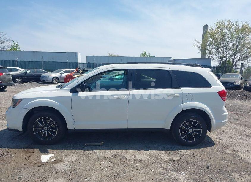 Photo 13 of 2018 Dodge Journey SE (VIN 3C4PDCAB0JT217282)