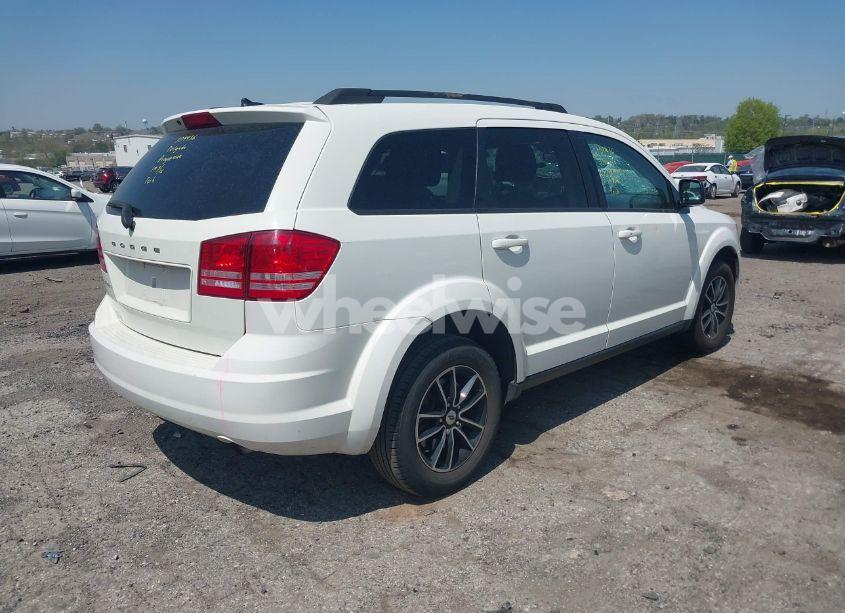 Photo 4 of 2018 Dodge Journey SE (VIN 3C4PDCAB0JT217282)