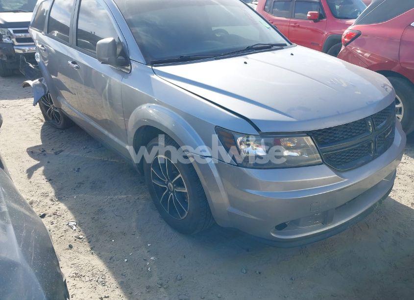 2018 Dodge Journey SE (VIN 3C4PDCAB0JT229044) main photo
