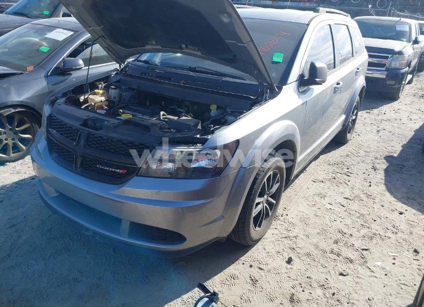 Photo 2 of 2018 Dodge Journey SE (VIN 3C4PDCAB0JT229044)