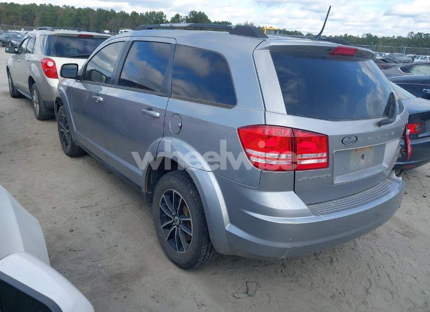 Photo 3 of 2018 Dodge Journey SE (VIN 3C4PDCAB0JT229044)