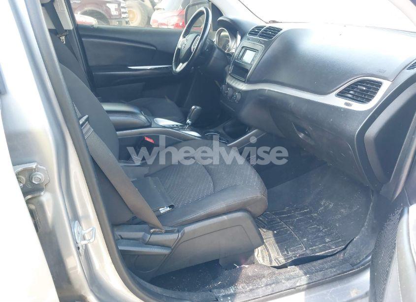 Photo 5 of 2018 Dodge Journey SE (VIN 3C4PDCAB0JT229044)