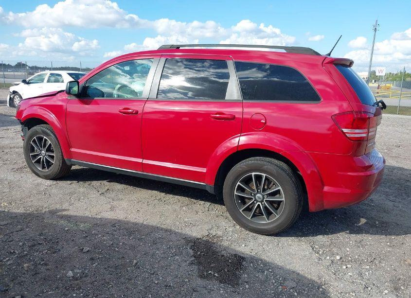 Photo 3 of 2018 Dodge Journey SE (VIN 3C4PDCAB0JT276722)