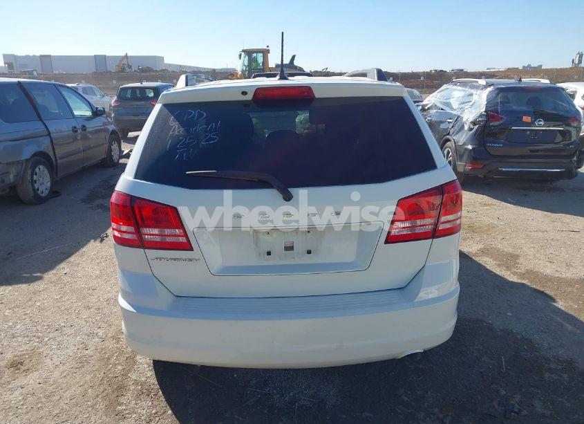 Photo 16 of 2018 Dodge Journey SE (VIN 3C4PDCAB0JT309606)