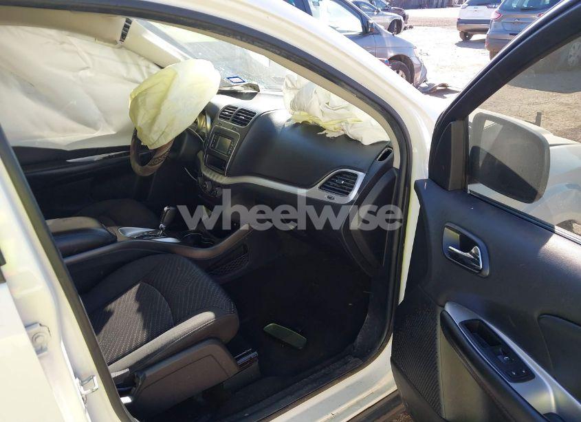 Photo 5 of 2018 Dodge Journey SE (VIN 3C4PDCAB0JT309606)