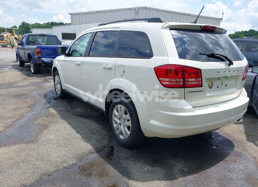 Photo 3 of 2018 Dodge Journey SE (VIN 3C4PDCAB0JT364007)