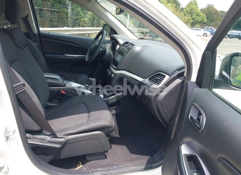 Photo 5 of 2018 Dodge Journey SE (VIN 3C4PDCAB0JT364007)