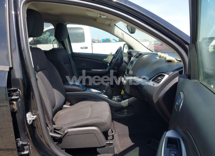 Photo 5 of 2016 Dodge Journey SE (VIN 3C4PDCAB1GT173897)