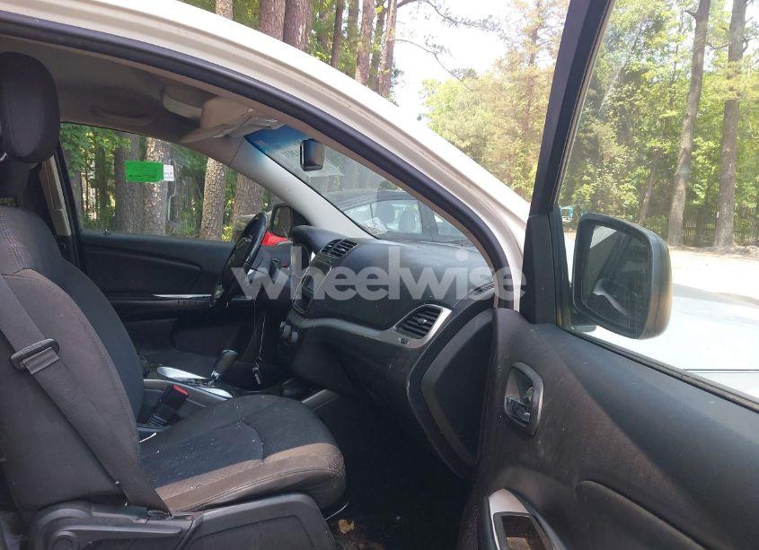 Photo 5 of 2016 Dodge Journey SE (VIN 3C4PDCAB1GT233144)