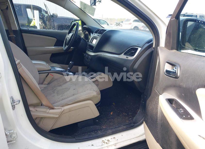 Photo 5 of 2016 Dodge Journey SE (VIN 3C4PDCAB1GT240174)