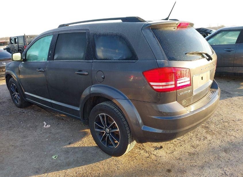 Photo 3 of 2017 Dodge Journey SE (VIN 3C4PDCAB1HT683474)