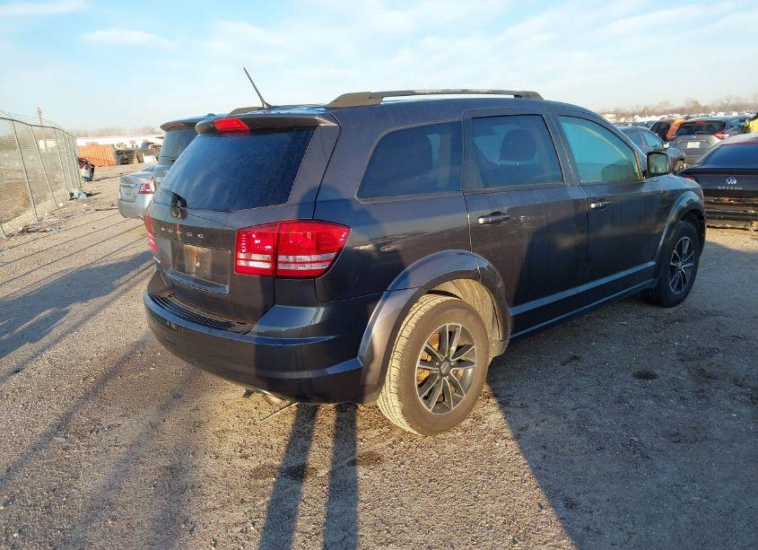 Photo 4 of 2017 Dodge Journey SE (VIN 3C4PDCAB1HT683474)