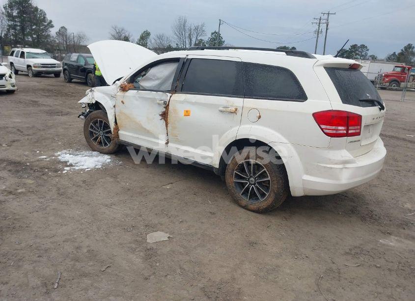 Photo 3 of 2018 Dodge Journey SE (VIN 3C4PDCAB1JT218862)