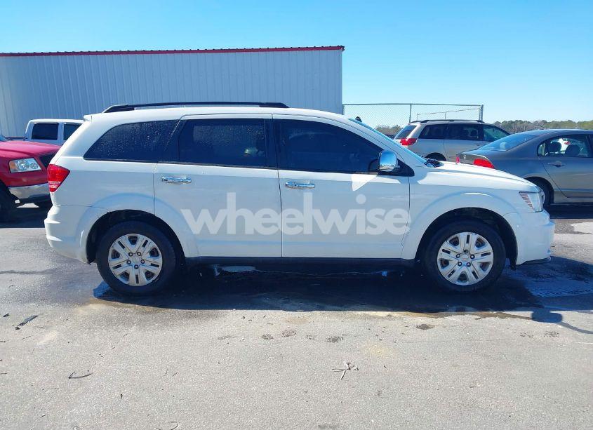 Photo 13 of 2018 Dodge Journey SE (VIN 3C4PDCAB1JT253532)