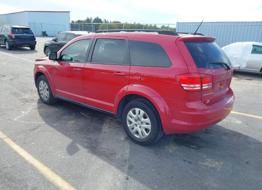 Photo 3 of 2018 Dodge Journey SE (VIN 3C4PDCAB1JT277555)