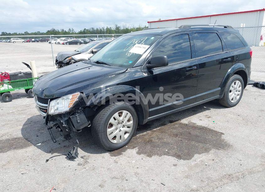 Photo 2 of 2018 Dodge Journey SE (VIN 3C4PDCAB1JT277569)