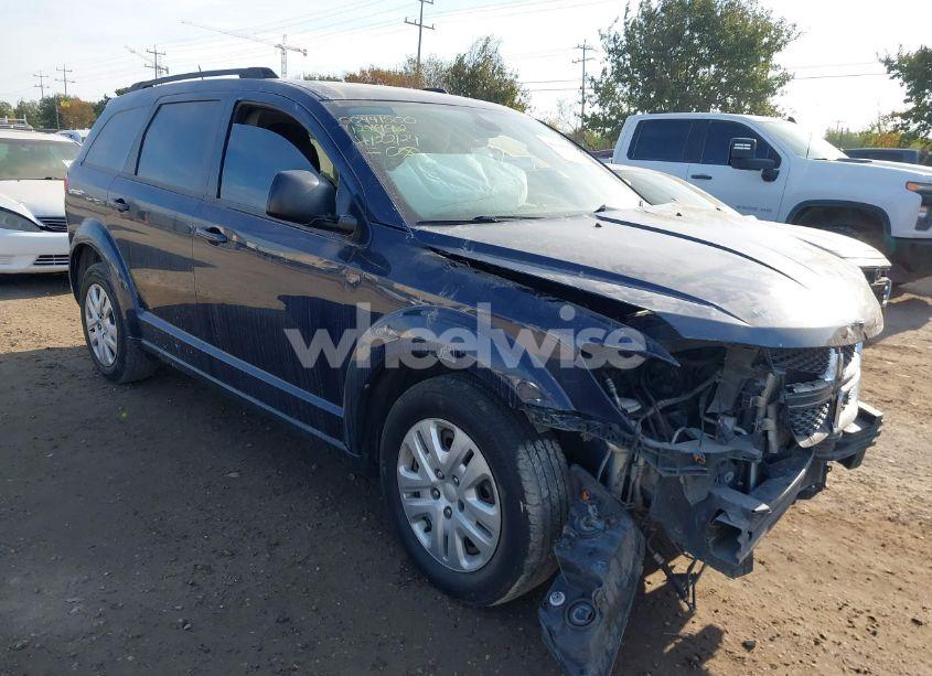 2018 Dodge Journey SE (VIN 3C4PDCAB1JT428992) main photo