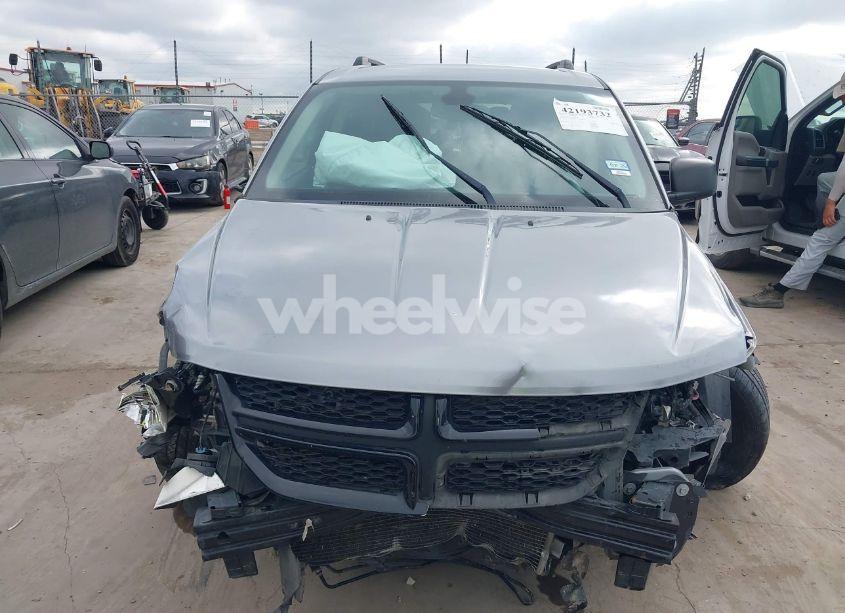 Photo 12 of 2018 Dodge Journey SE (VIN 3C4PDCAB1JT474158)