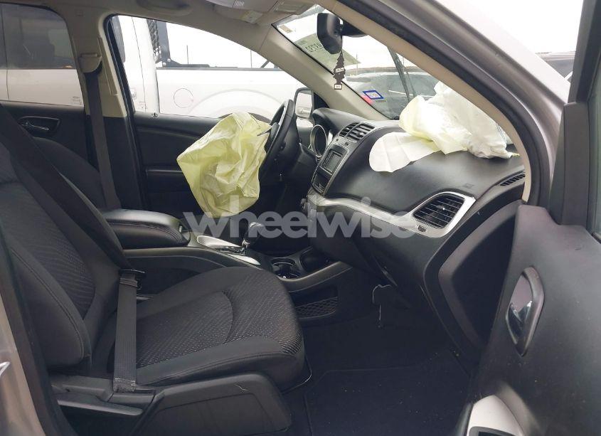 Photo 5 of 2018 Dodge Journey SE (VIN 3C4PDCAB1JT474158)