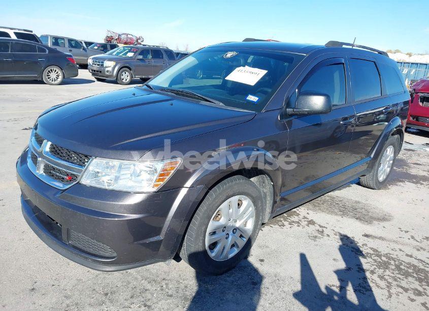 Photo 2 of 2018 Dodge Journey SE (VIN 3C4PDCAB1JT509023)