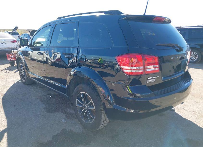 Photo 3 of 2018 Dodge Journey SE (VIN 3C4PDCAB1JT524797)