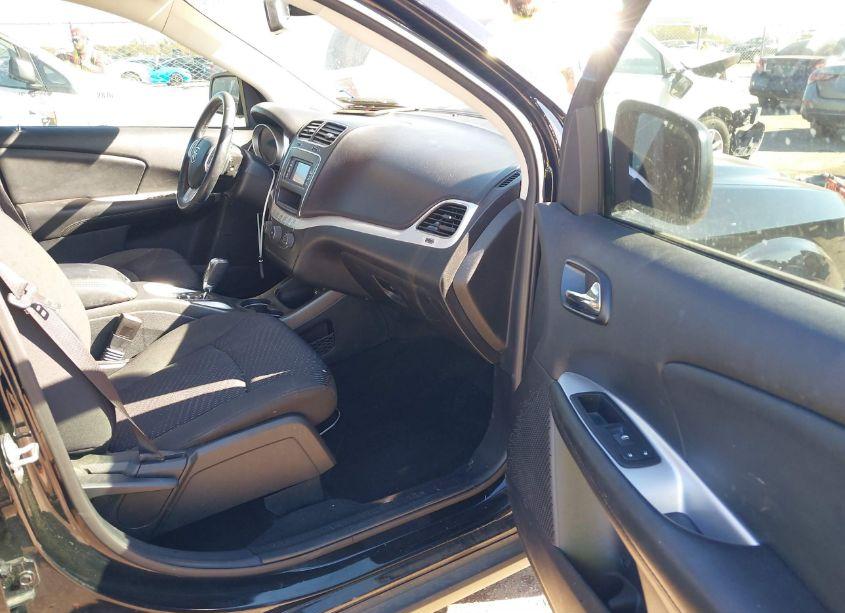 Photo 5 of 2018 Dodge Journey SE (VIN 3C4PDCAB1JT524797)