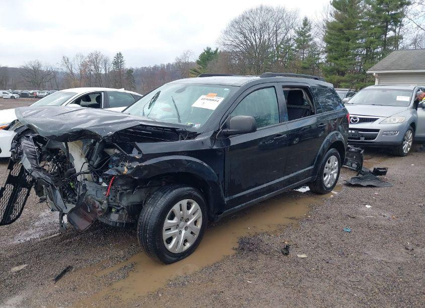 Photo 2 of 2018 Dodge Journey SE (VIN 3C4PDCAB1JT525058)