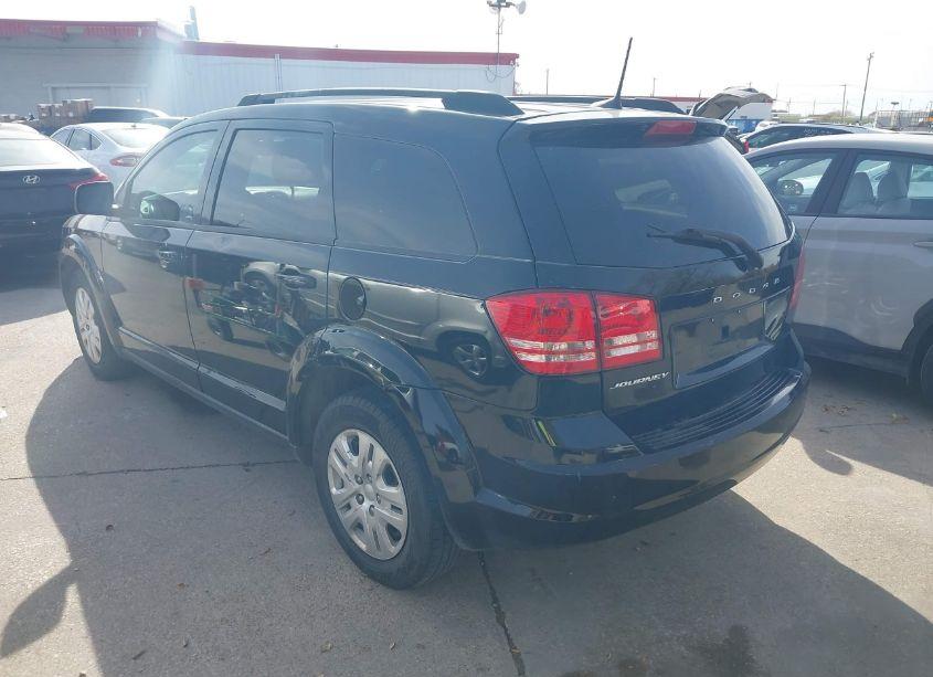 Photo 3 of 2018 Dodge Journey SE (VIN 3C4PDCAB1JT528901)