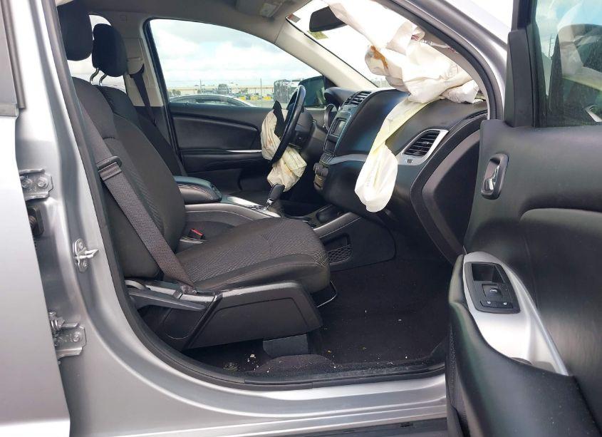 Photo 5 of 2020 Dodge Journey SE VALUE (VIN 3C4PDCAB1LT275937)