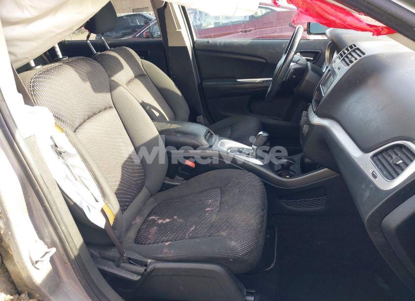 Photo 5 of 2016 Dodge Journey SE (VIN 3C4PDCAB2GT103292)